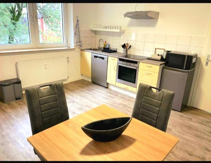 City Apartment Duisburg 2#Netflix &Wlan &Kingsize Bett & Kaffee Maschine & Central & 500M Innenhafen & 2 Min U Bahn Extérieur photo