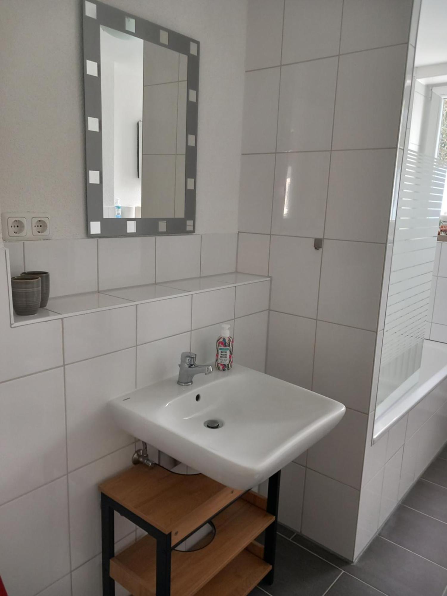 City Apartment Duisburg 2#Netflix &Wlan &Kingsize Bett & Kaffee Maschine & Central & 500M Innenhafen & 2 Min U Bahn Extérieur photo