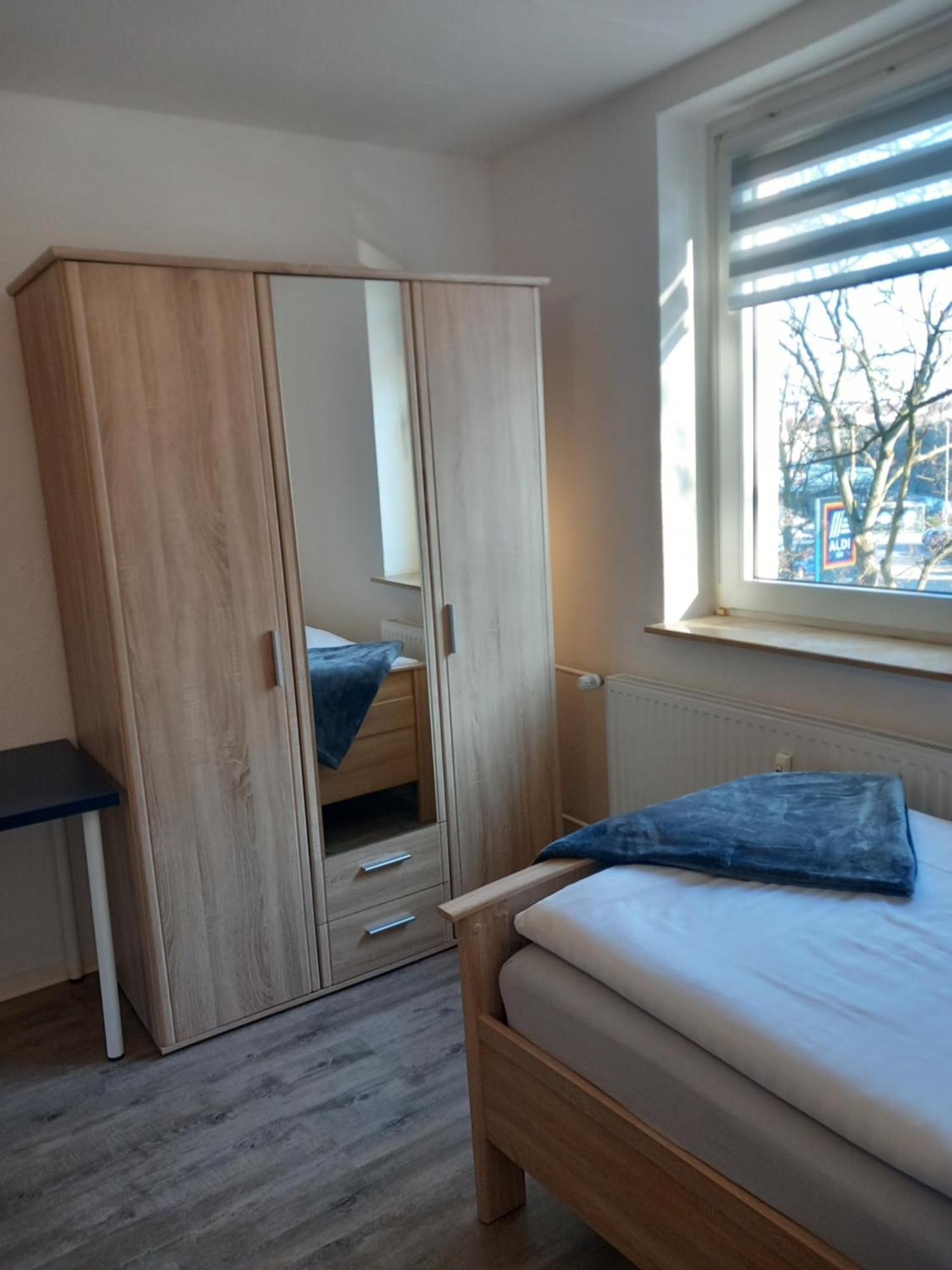 City Apartment Duisburg 2#Netflix &Wlan &Kingsize Bett & Kaffee Maschine & Central & 500M Innenhafen & 2 Min U Bahn Extérieur photo